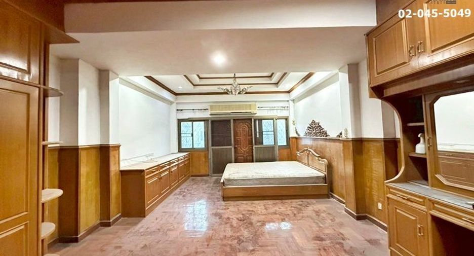 À vendre 2 chambres maison de ville à Chatuchak, Bangkok