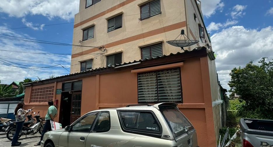 For sale 40 bedrooms apartment in Bang Khae, Bangkok