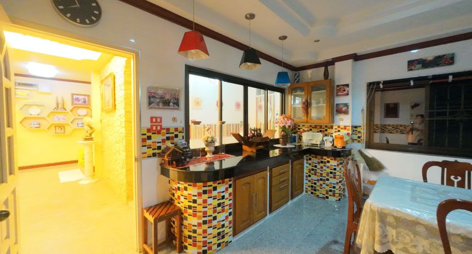 For sale 7 bedrooms house in Min Buri, Bangkok