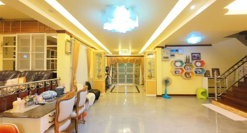 For sale 7 bedrooms house in Min Buri, Bangkok