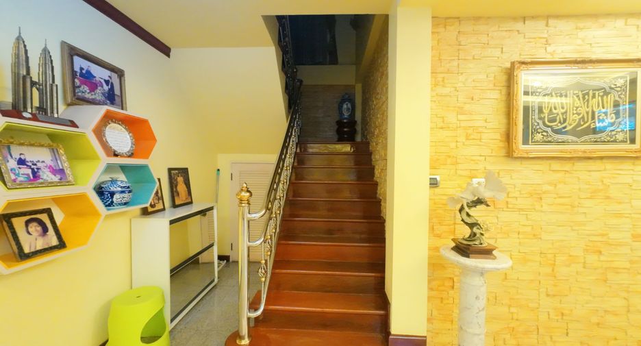 For sale 7 bedrooms house in Min Buri, Bangkok
