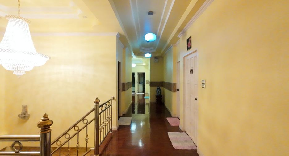 For sale 7 bedrooms house in Min Buri, Bangkok
