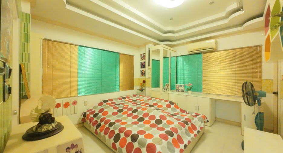 For sale 7 bedrooms house in Min Buri, Bangkok