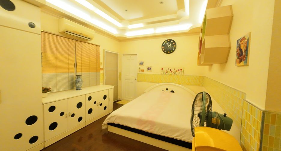 For sale 7 bedrooms house in Min Buri, Bangkok