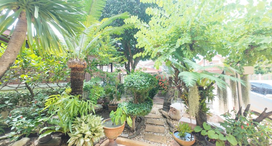For sale 7 bedrooms house in Min Buri, Bangkok