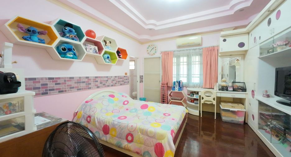 For sale 7 bedrooms house in Min Buri, Bangkok