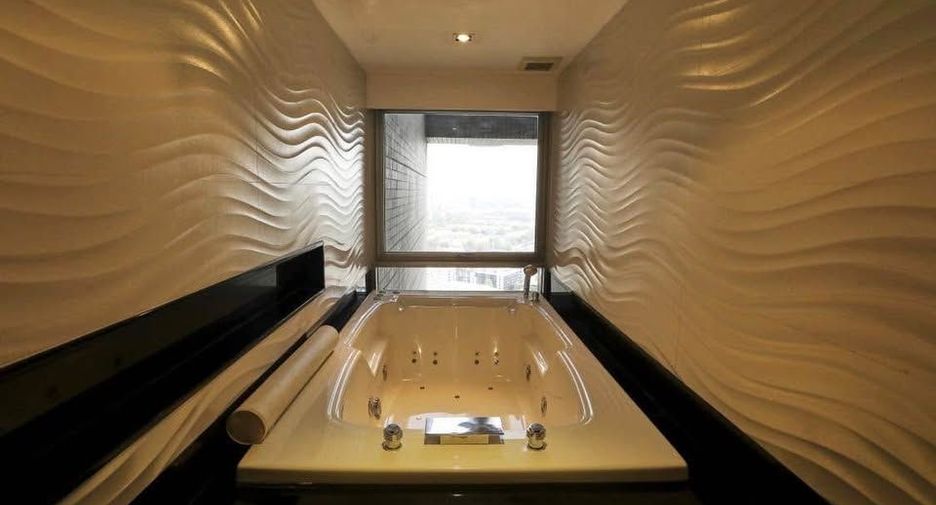 For rent 5 bedrooms condo in Pathum Wan, Bangkok