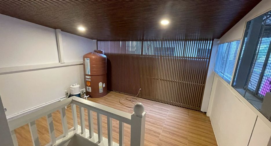 À vendre studio maison de ville à Pak Kret, Nonthaburi