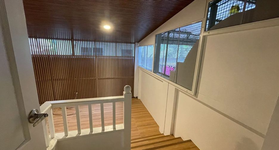 À vendre studio maison de ville à Pak Kret, Nonthaburi