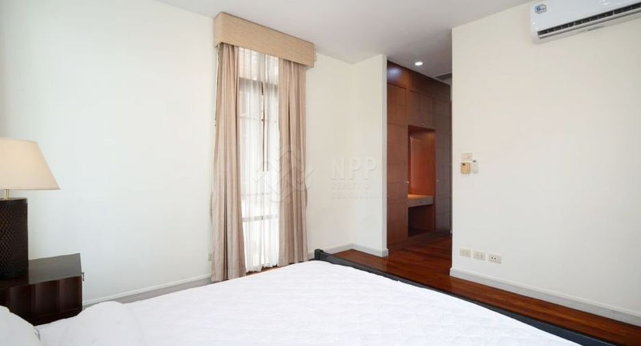 Haus zur Miete und zum Kauf mit 4 Zimmer in Watthana, Bangkok