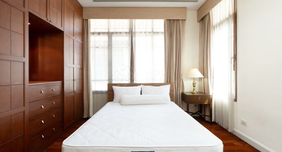 Haus zur Miete und zum Kauf mit 4 Zimmer in Watthana, Bangkok