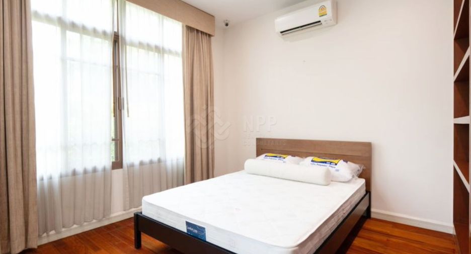Haus zur Miete und zum Kauf mit 4 Zimmer in Watthana, Bangkok