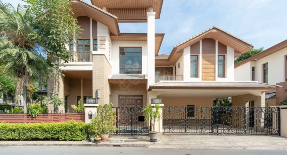 Haus zur Miete und zum Kauf mit 4 Zimmer in Watthana, Bangkok