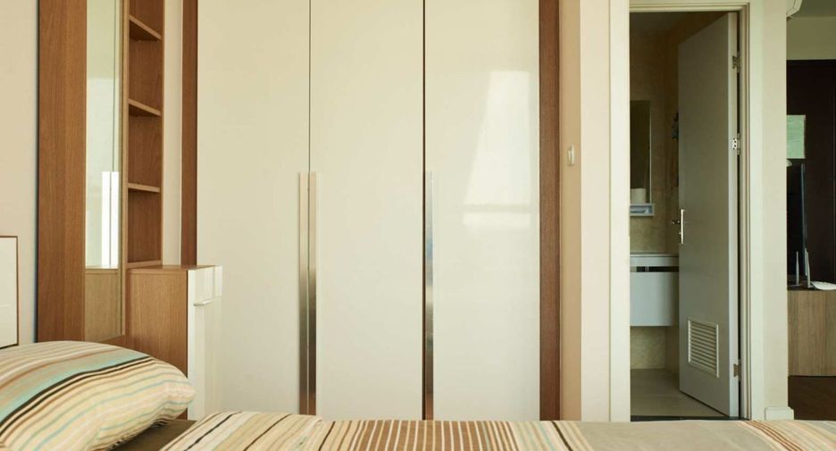 For sale 1 Beds condo in Phra Khanong, Bangkok