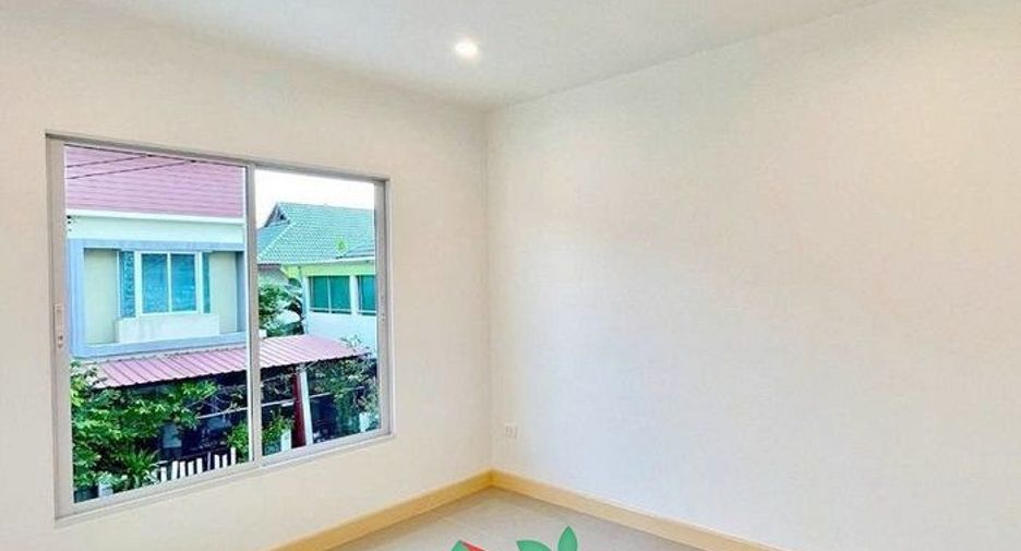 À vendre 4 chambres maison de ville à Bang Bua Thong, Nonthaburi