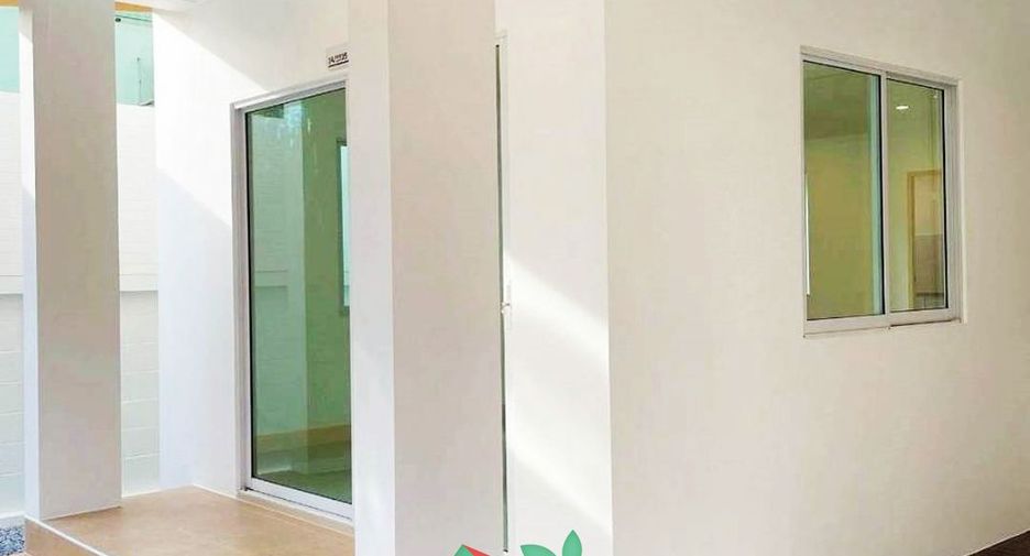 À vendre 4 chambres maison de ville à Bang Bua Thong, Nonthaburi