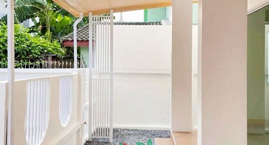 À vendre 4 chambres maison de ville à Bang Bua Thong, Nonthaburi