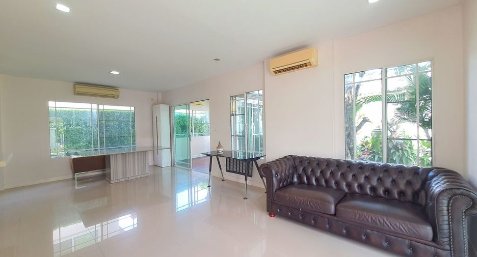 Haus zum Kauf mit 4 Zimmer in Pak Kret, Nonthaburi