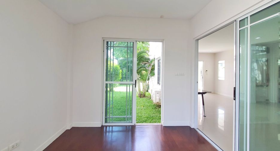 Haus zum Kauf mit 4 Zimmer in Pak Kret, Nonthaburi
