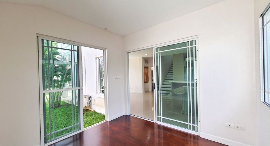 Haus zum Kauf mit 4 Zimmer in Pak Kret, Nonthaburi