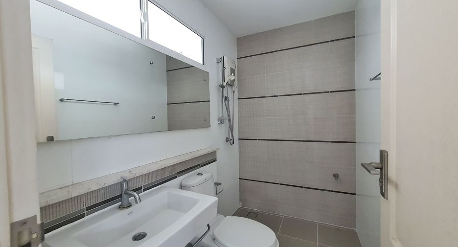 Haus zum Kauf mit 4 Zimmer in Pak Kret, Nonthaburi