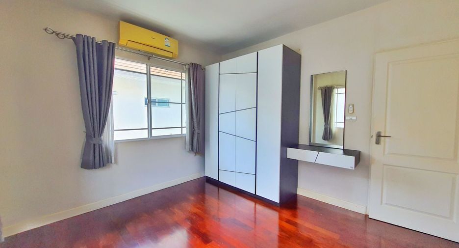 Haus zum Kauf mit 4 Zimmer in Pak Kret, Nonthaburi