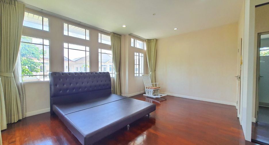 Haus zum Kauf mit 4 Zimmer in Pak Kret, Nonthaburi