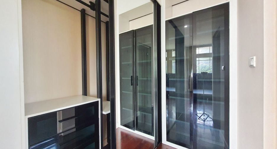 Haus zum Kauf mit 4 Zimmer in Pak Kret, Nonthaburi