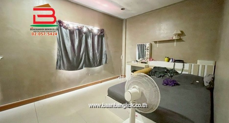 For sale 6 bedrooms townhouse in Lam Luk Ka, Pathum Thani