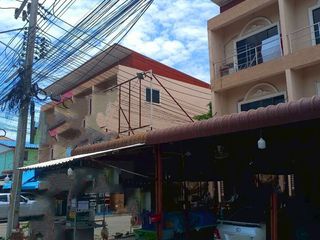 Local comercial en venta en Si Racha, Chonburi