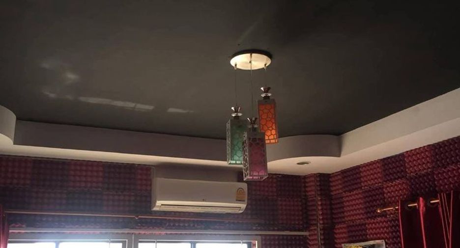 Local comercial en venta en Si Racha, Chonburi
