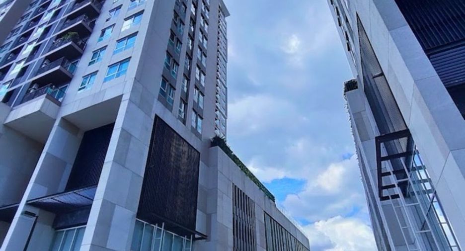 À vendre 1 chambre condo à Yan Nawa, Bangkok