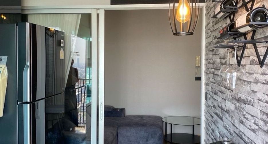 À vendre 1 chambre condo à Yan Nawa, Bangkok