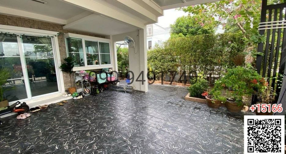 For rent 3 bedrooms townhouse in Prawet, Bangkok