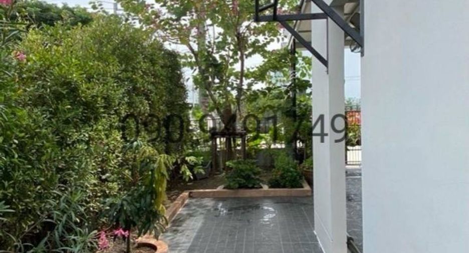 For rent 3 bedrooms townhouse in Prawet, Bangkok
