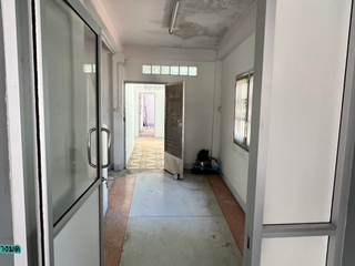 For sale 2 ベッドルーム townhouse in Chom Thong, Bangkok