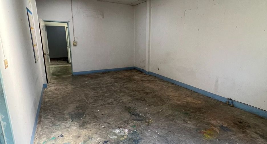 Casa adosada en venta de 2 habitaciones en Chom Thong, Bangkok