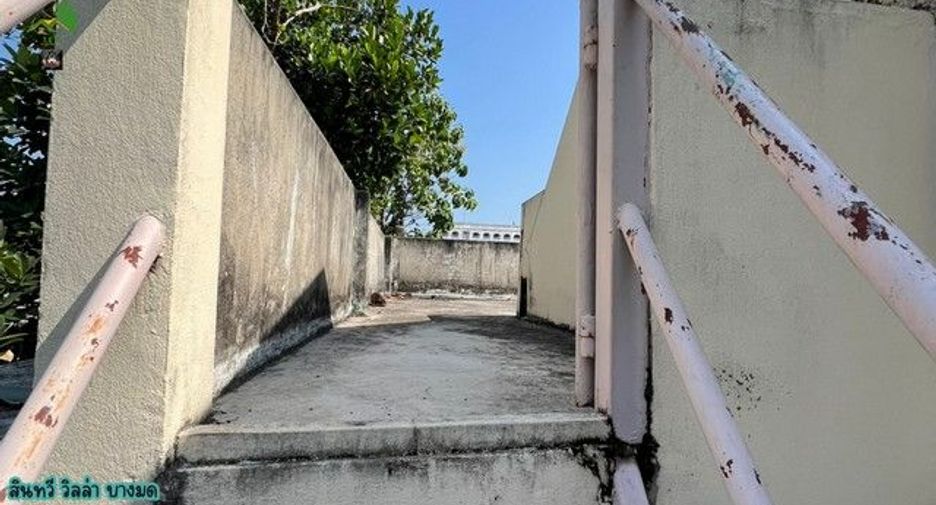 Casa adosada en venta de 2 habitaciones en Chom Thong, Bangkok
