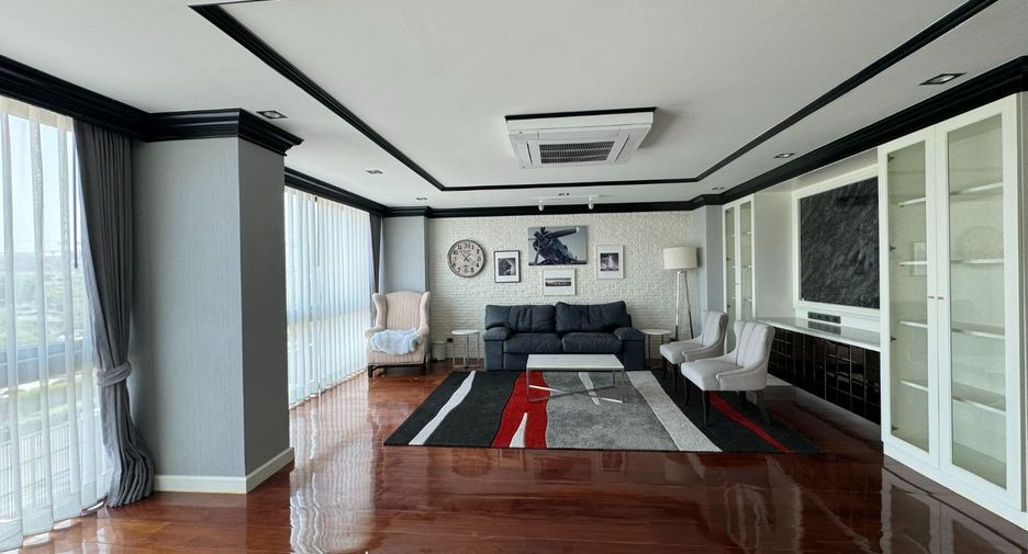 出售 5 卧室 办公室 在 Lat Phrao, 曼谷