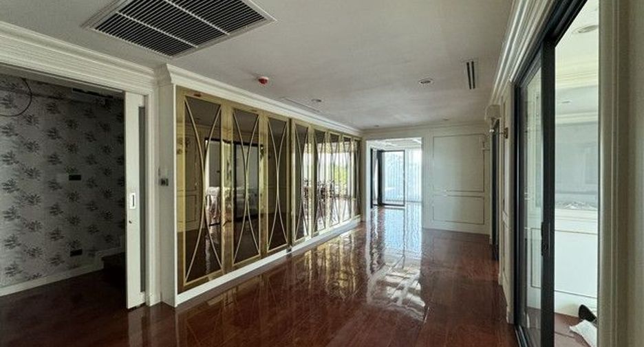出售 5 卧室 办公室 在 Lat Phrao, 曼谷