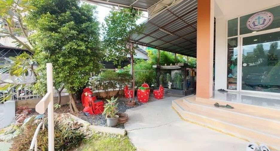 For sale 10 bedrooms retail Space in Prawet, Bangkok