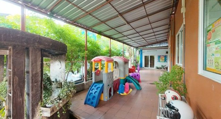 For sale 10 bedrooms retail Space in Prawet, Bangkok