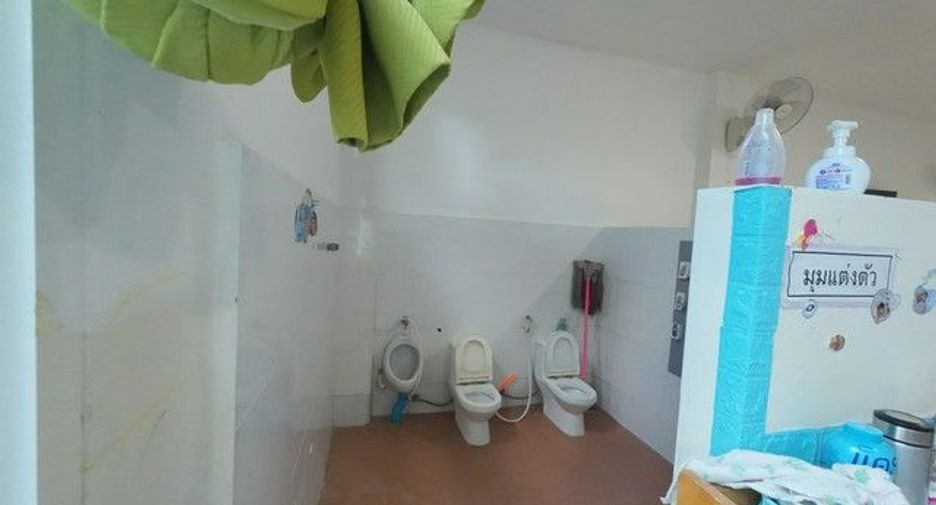 For sale 10 bedrooms retail Space in Prawet, Bangkok