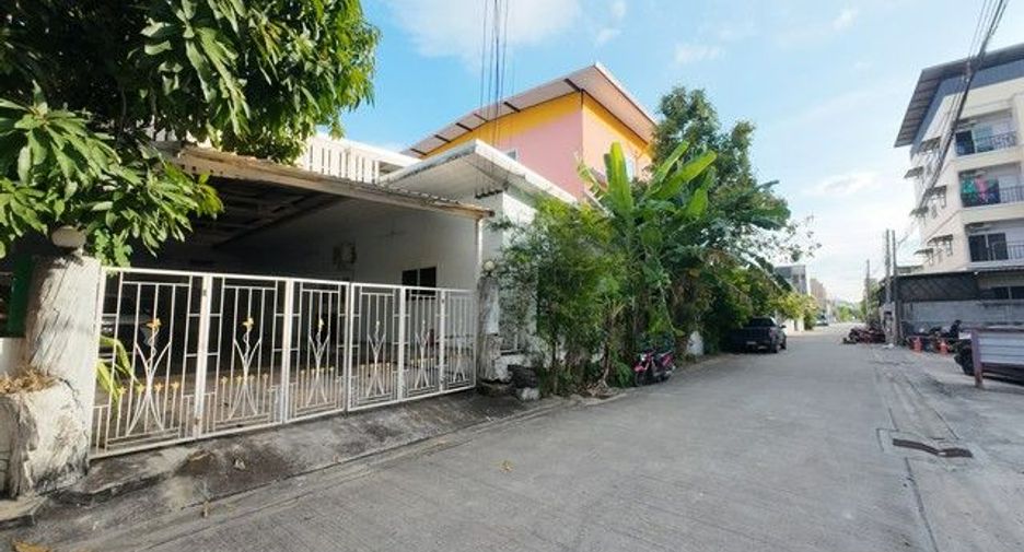 For sale 10 bedrooms retail Space in Prawet, Bangkok