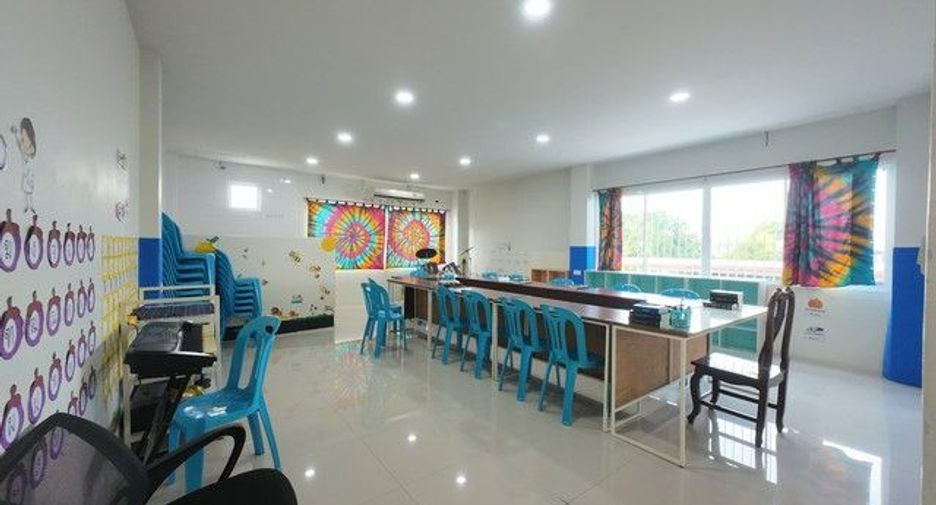 For sale 10 bedrooms retail Space in Prawet, Bangkok