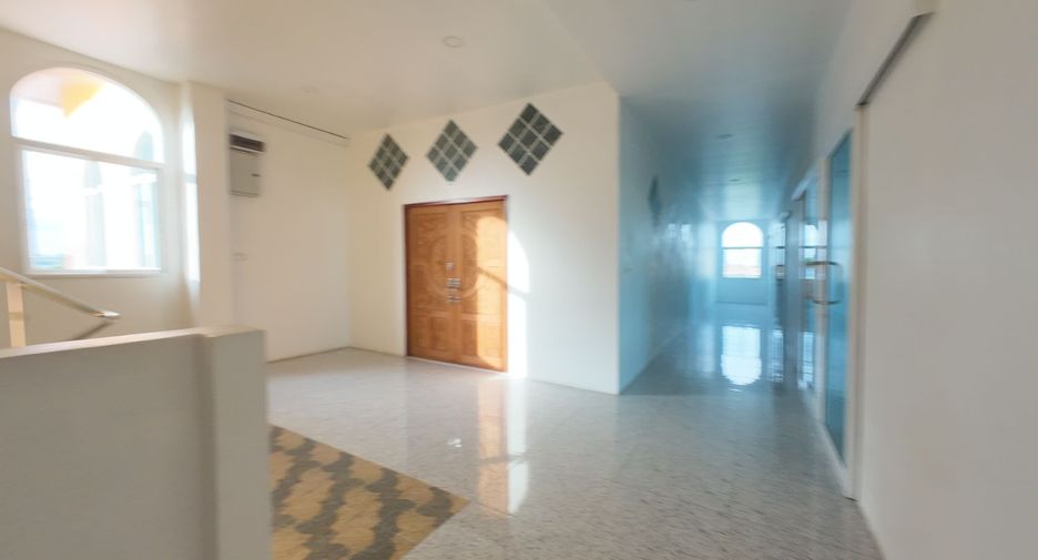For sale 10 bedrooms retail Space in Prawet, Bangkok
