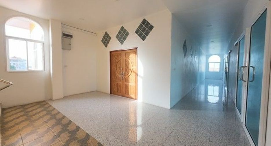 For sale 10 bedrooms retail Space in Prawet, Bangkok