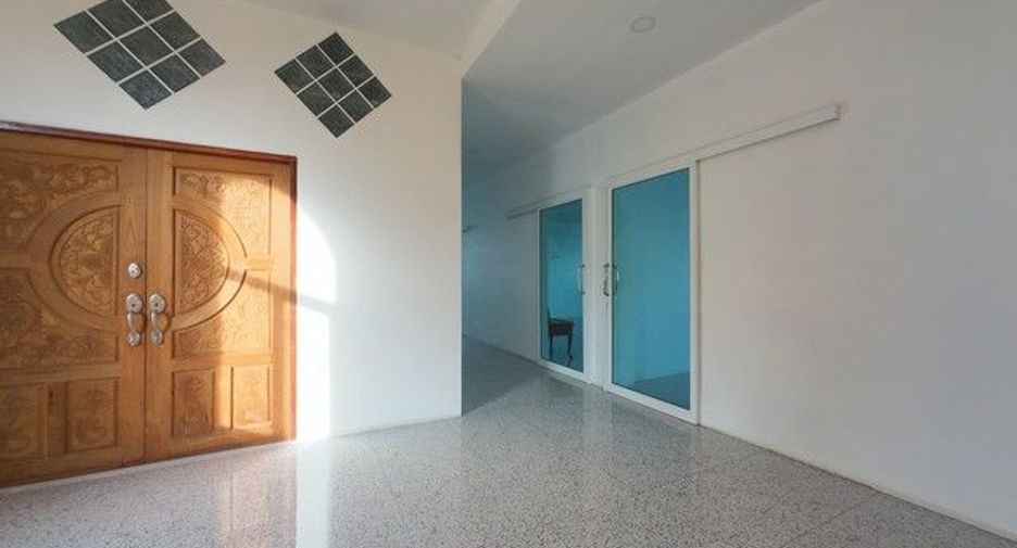 For sale 10 bedrooms retail Space in Prawet, Bangkok