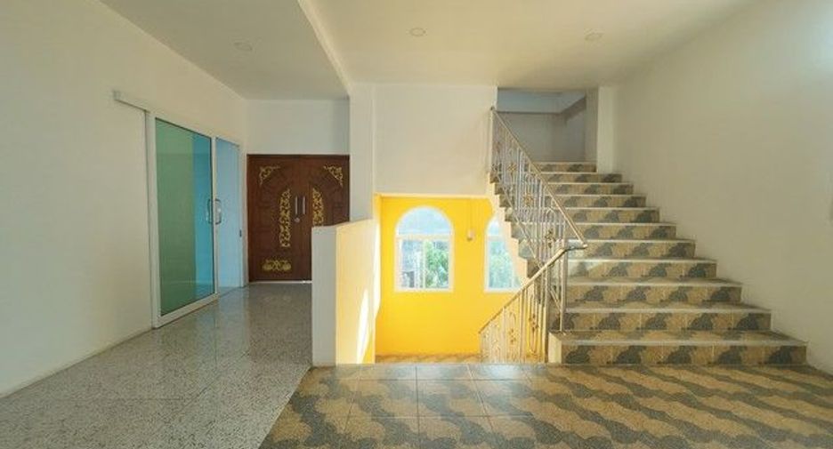 For sale 10 bedrooms retail Space in Prawet, Bangkok