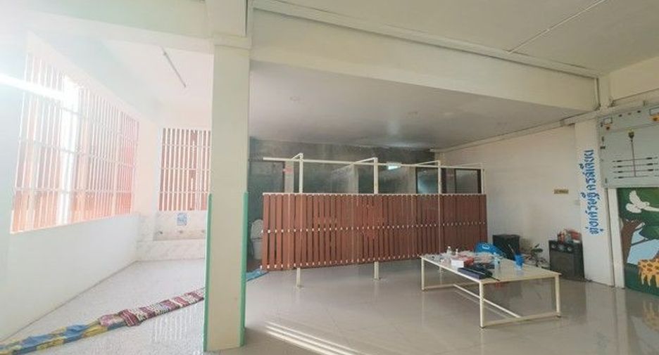 For sale 10 bedrooms retail Space in Prawet, Bangkok